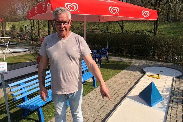 Martin Ketelhut an einer seiner Minigolfbahnen
