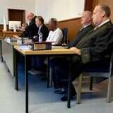 Angeklagt wegen Menschenhandels: Die beiden Angeklagten wollen zu den Vorwürfen zunächst schweigen.