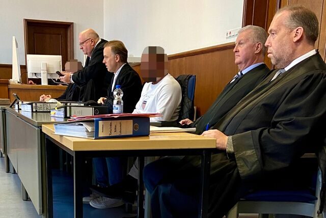 Angeklagt wegen Menschenhandels: Die beiden Angeklagten wollen zu den Vorwürfen zunächst schweigen.