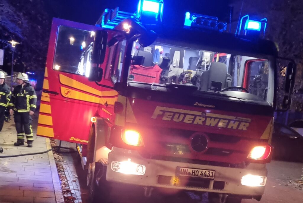 Die Feuerwehr konnte den Einsatz nach wenigen Minuten wieder beenden. Die Feuerwehr konnte den Einsatz nach wenigen Minuten wieder beenden.