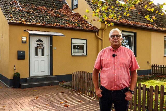 Volker Meyer vor einem Zechenhaus in Schönhausen.
