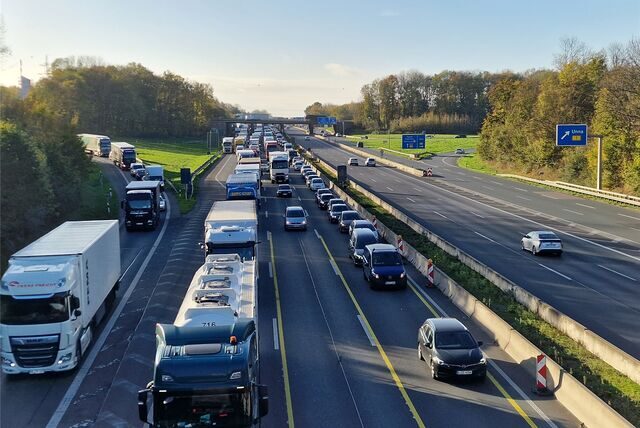 Auf der A1 zwischen dem Autobahnkreuz Dortmund/Unna und der Anschlussstelle Kamen kommt es vom 4. bis 6. Juni 2023 zu Einschränkungen für Verkehrsteilnehmer.