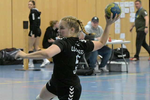 Inga Wilberg und die LSV-Handballerinnen müssen beim Tabellenführer ran.