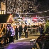 Im Fredenbaumpark soll es 2022 wieder einen Lichter-Weihnachtsmarkt geben. 3 Jahre lang musste der Markt eine Zwangspause einlegen. Hier ein Archivbild von 2018.
