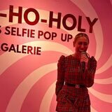 Sängerin Linda Teodosiu war bei der Eröffnung des neuen Angebots in der Dortmunder Thier-Galerie ein prominenter Gast.