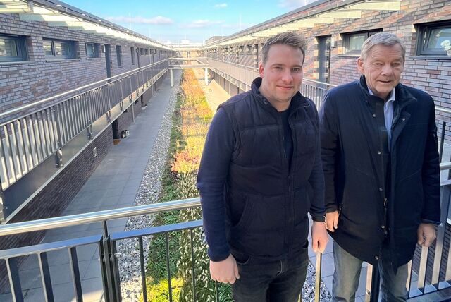 Benedikt Kuhne (l.) und Eric Schmidt in einem der Gebäudekomplexe des Kaiserquartiers in der Dortmunder Innenstadt.
