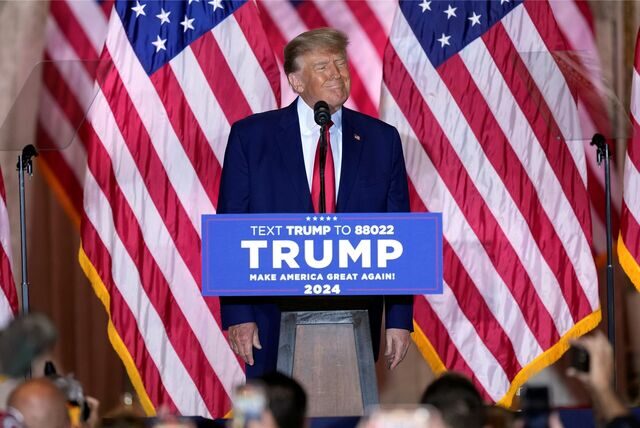 Donald Trump, ehemaliger US-Präsident, spricht in seinem Anwesen Mar-a-Lago.