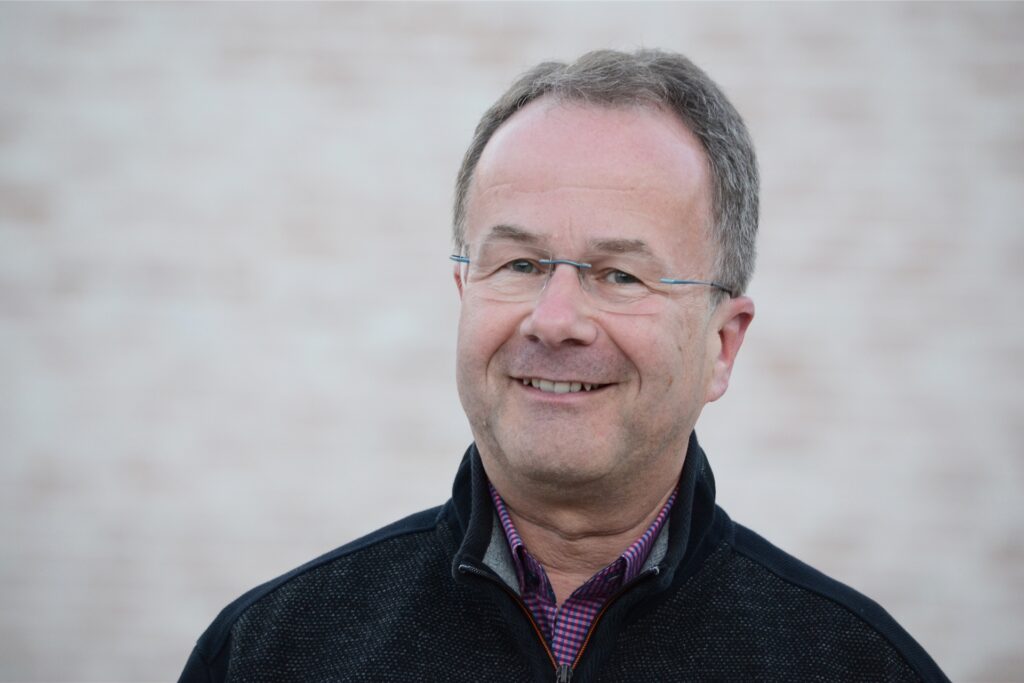 Michael Mombauer, Leitender Pfarrer St. Marien. Michael Mombauer, Leitender Pfarrer St. Marien.
