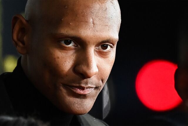 Sebastien Haller schaut zur Seite.