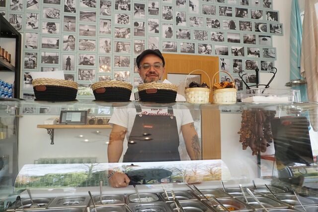 Heval Demir hat an der oberen Münsterstraße „Soulfood and Meze“ eröffnet. Es ist die Homage an seine Familie und die Erfüllung eines langgehegten Traumes.