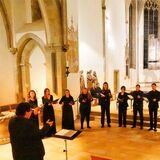 Das Vokalensemble „Vocibus Novis“ unter Leitung von Johann-Ardin Lilienthal beim Konzert zum Ende des Kirchenjahres in St. Viktor.