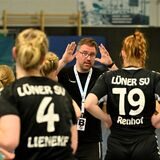 Marcel Mai begrüßt eine Rückkehrerin in seinen Reihen.