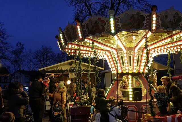 Ein Kinderkarussell wird es auf dem Christkindelmarkt in diesem Jahr nicht geben. Stattdessen steht ein Vierer-Trampolin zur Verfügung.