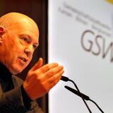 GSW-Geschäftsführer Jochen Baudrexl am Rednerpult.