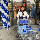 Edeltraud Ofczarek zählte zu den ersten Kundinnen bei der Eröffnung des Aldi-Markts an der Borker Straße.