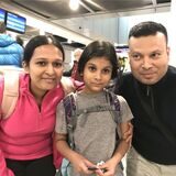 Arnina, ihre Mama Iffat und ihr Papa Nadim aus Bangladesch