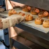 Wer frische Brötchen an Weihnachten will, muss wissen, wann die Bäckereien in Bergkamen öffnen.