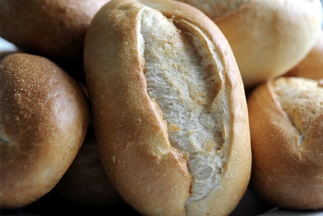 Nicht an allen Feiertagen gibt in allen Bäckereien frische Brötchen.
