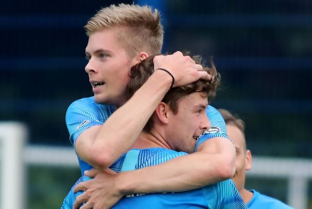 Für Marvin Schuster und den Landesliga-Spitzenreiter Hombrucher SV könnte unter bestimmten Bedingungen auch Platz zwei direkt für die Westfalenliga-Rückkehr reichen.