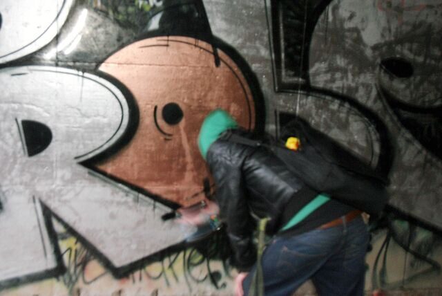 Ein Graffiti-Sprayer