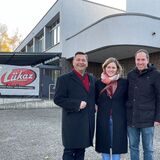 Die Jusos – hier Robert Schmidt (stellv. Vorsitzender, r.) mit Daniel Wolski (Ratsherr) und Nina Kotissek (Ratsfrau) – fordern eine Personalstärkung im Jugendbereich der Stadt Lünen.
