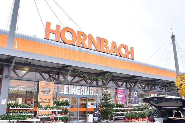 Das Hornbach-Center an der Bornstraße in Dortmund von außen.