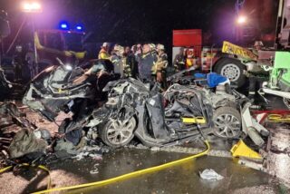 Unfall auf der A1: Die Polizei hat die Autobahn zwischen Schwerte und Unna am Freitagabend (2. Dezember) gesperrt.