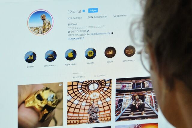 Das Instagram-Profil von 18 Karat, betrachtet auf einem Monitor
