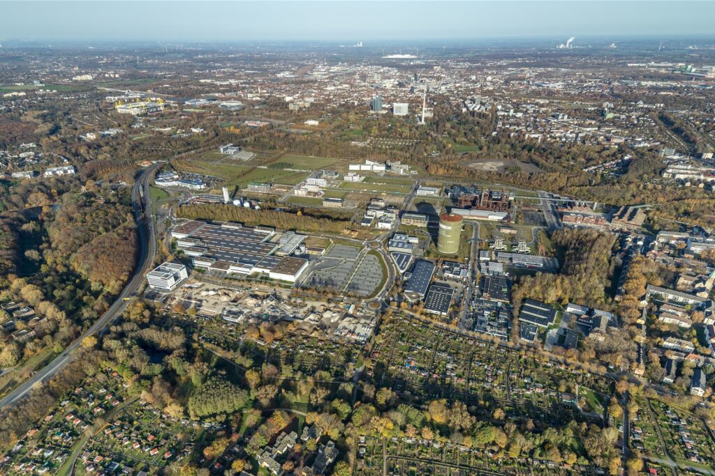 Der Blick vom Wilo-Campus (unten) über Phoenix-West auf Westfalenpark und die Dortmunder Innenstadt - all diese Punkte spielen in Sachen Wirtschaftskraft und Lebensqualität eine Rolle. Der Blick vom Wilo-Campus (unten) über Phoenix-West auf Westfalenpark und die Dortmunder Innenstadt - all diese Punkte spielen in Sachen Wirtschaftskraft und Lebensqualität eine Rolle.