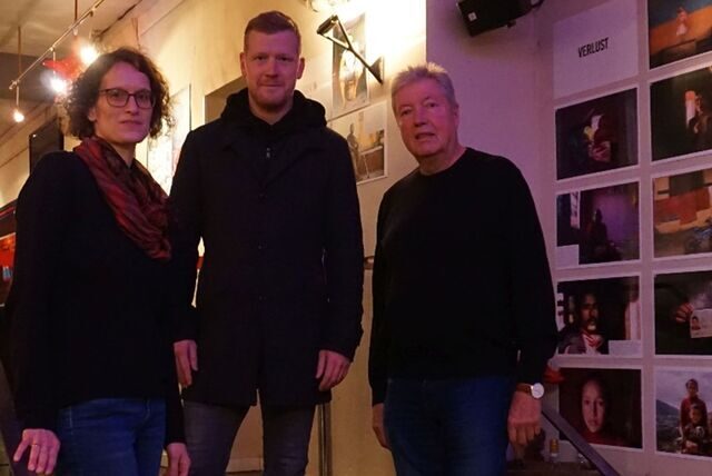 Die Fotoaktion im Schalander weist noch auf die Sklavenarbeit in Katar hin, da engagieren sich die AI-Mitglieder aus Unna schon wieder neu.