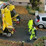 Zwei EDG-Mitarbeiter bei der Arbeit