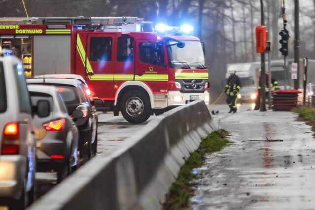 Ein Feuerwehrauto im Einsatz