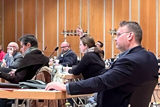 Kreistags- und Stadtratsmitglied Timon Lütschen (Grüne) am vorigen Donnerstag in der Kamener Ratssitzung.