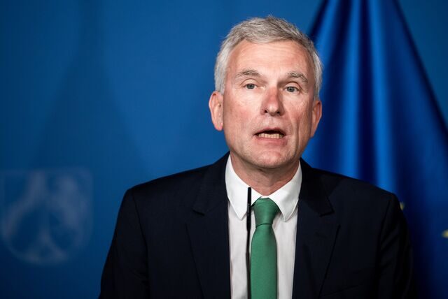 Dr. Dirk Spelmeyer, Vorstandsvorsitzender der Kassenärztlichen Vereinigung Westfalen-Lippe in Dortmund, spricht in ein Mikrofon.