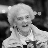 So kannte und liebte man in Lünen Ruth Bickelhaupt. Das langjährige „Gesicht“ des Kinofestes ist nun kurz vor ihrem 101. Geburtstag gestorben.