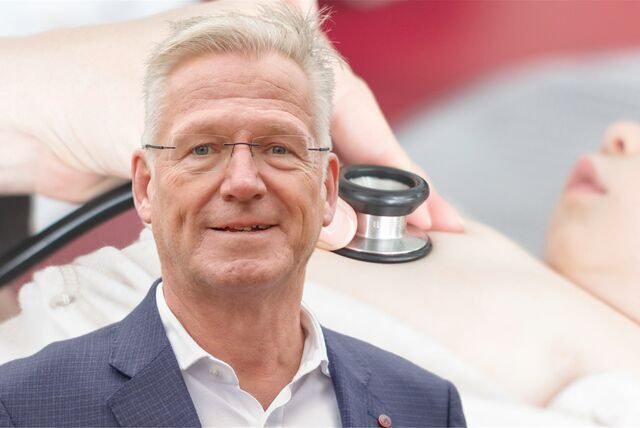 Auch Hausärzte wie Dr. Prosper Rodewyk wollen den Kinderärzten in den nächsten Wochen helfen.
