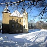Günstige Wetterbedingungen für den Weihnachtsmarkt am Wasserschloss: Strahlender Sonnenschein ist für das Wochenende vorhergesagt.