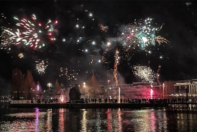 Nachthimmel voller Feuerwerk