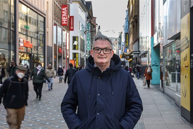Cityring-Chef Tobias Heitmann auf dem Westenhellweg in Dortmund: Werden hier Geschäfte bald montags ganz geschlossen bleiben? Bei den Cityhändlern in Bochum wird darüber gerade diskutiert.