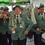Stimmungsvoller Einzug zum Königsball beim Schützenverein Langern im Jahr 2018.
