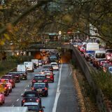 Stau auf der B1.