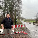 Martin Heimann, der einen Bauernhof an der Mühlenstraße zwischen Stockum und Horst betreibt, spricht von einer „kuriosen Baustelle“.