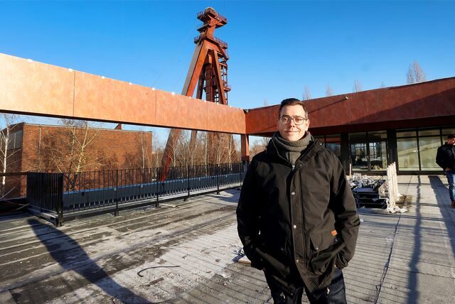 RTB-Geschäftsführer Matthias Rieger (RTB) auf der neuen Terrasse des Technopark-Gebäudes.