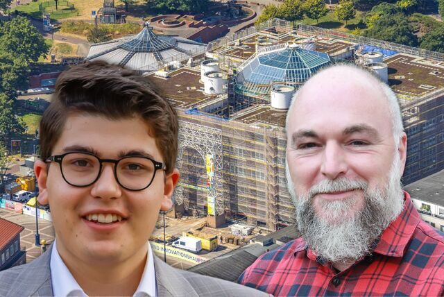 FDP-Chef Nils Mehrer und Linke-Sprecher Christian Seyda; im Hintergrund ein Luftbild des Dortmunder Rathauses vor der Sanierung.