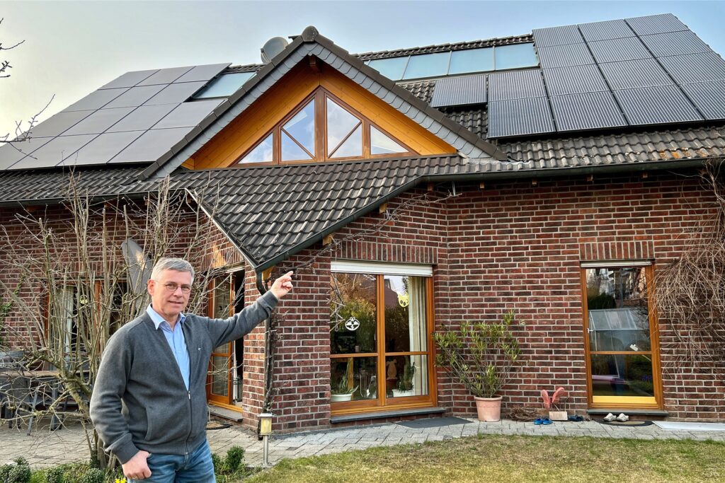 Auch der Fröndenberger Bernd Molitor hat ökologisch nachgerüstet und ist bei regenerativen Energien immer am Ball. Auch der Fröndenberger Bernd Molitor hat ökologisch nachgerüstet und ist bei regenerativen Energien immer am Ball.