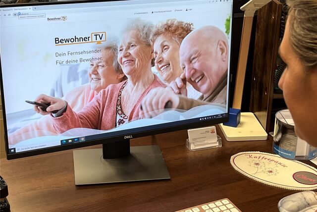 Bewohner TV wird auf einem Computer-Bildschirm gezeigt.