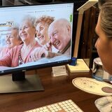 Bewohner TV wird auf einem Computer-Bildschirm gezeigt.