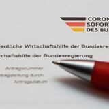 Ein Stift liegt auf einem Antrag auf Gewährung der «Novemberhilfe» als außerordentliche Wirtschaftshilfe der Bundesregierung in der Corona-Krise.