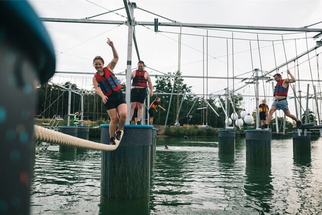 Der Kletterspaß über dem Ternscher See ist nicht das einzige, womit der Seepark Ternsche die Gäste überzeugt.