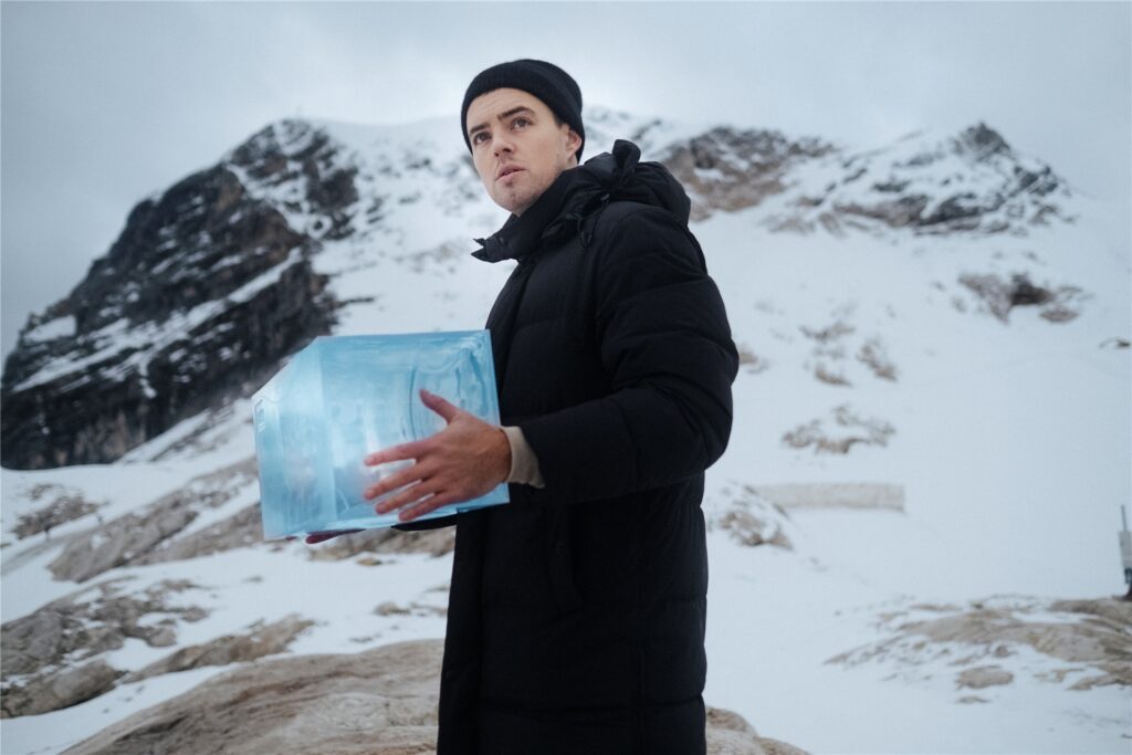 Lukas Glaser (Nicolas Handwerker) steht im Mittelpunkt der Serie. Lukas Glaser (Nicolas Handwerker) steht im Mittelpunkt der Serie.
